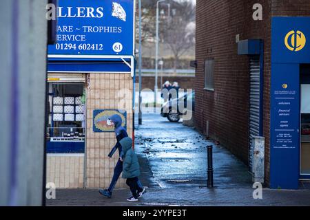 Saltcoats est situé dans le North Ayrshire, qui a certaines des pires privations du Royaume-Uni dans les communautés côtières. La pauvreté dans le North Ayrshire est profondément enracinée et exacerbée par les coupes dans le bien-être social. Certains disent que les conseils et le soutien du Jobcentre local sont incohérents. Banque D'Images