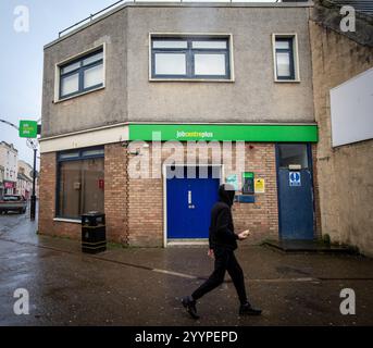 Saltcoats est situé dans le North Ayrshire, qui a certaines des pires privations du Royaume-Uni dans les communautés côtières. La pauvreté dans le North Ayrshire est profondément enracinée et exacerbée par les coupes dans le bien-être social. Certains disent que les conseils et le soutien du Jobcentre local sont incohérents. Banque D'Images