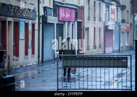Saltcoats est situé dans le North Ayrshire, qui a certaines des pires privations du Royaume-Uni dans les communautés côtières. La pauvreté dans le North Ayrshire est profondément enracinée et exacerbée par les coupes dans le bien-être social. Certains disent que les conseils et le soutien du Jobcentre local sont incohérents. Banque D'Images