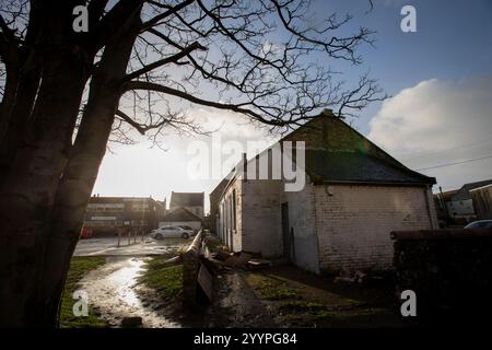 Saltcoats est situé dans le North Ayrshire, qui a certaines des pires privations du Royaume-Uni dans les communautés côtières. La pauvreté dans le North Ayrshire est profondément enracinée et exacerbée par les coupes dans le bien-être social. Certains disent que les conseils et le soutien du Jobcentre local sont incohérents. Banque D'Images
