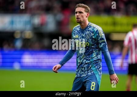 Rotterdam - Kenneth Taylor de l'AFC Ajax regarde lors de la dix-septième manche de compétition de la saison Eredivisie 2024/2025. Le match se déroule entre le Sparta Rotterdam et l'Ajax au Het Kasteel le 22 décembre 2024 à Rotterdam, aux pays-Bas. (VK Sportphoto/René Nijhuis) Banque D'Images