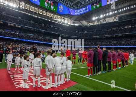 Madrid, Espagne. 22 décembre 2024. Vue panoramique sur le stade Santiago Bernabeu lors d'un match de football espagnol en Liga entre le Real Madrid et Séville. Score final ; Real Madrid 4:2 Sevilla Credit : SOPA images Limited/Alamy Live News Banque D'Images