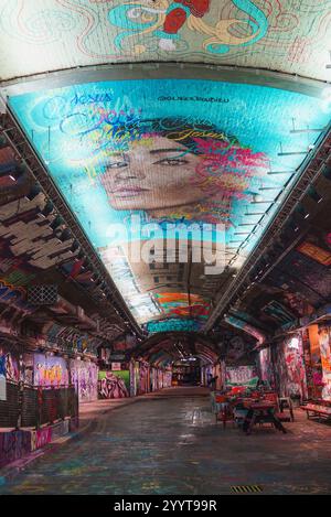 Leake Street Arches à Londres avec des peintures murales colorées Street Art Banque D'Images