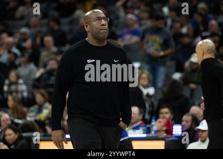 Sacramento, Californie, États-Unis. 22 décembre 2024. Lors d'un match NBA au Golden 1 Center le dimanche 22 décembre 2024 à Sacramento. (Crédit image : © Paul Kitagaki Jr./ZUMA Press Wire) USAGE ÉDITORIAL SEULEMENT! Non destiné à UN USAGE commercial ! Banque D'Images