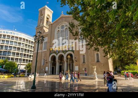 Athènes, Attique - GR - Oct 25, 2024 la Sainte église métropolitaine de l'Annonciation d'Athènes est une grande cathédrale du XIXe siècle, réputée pour son neoc Banque D'Images