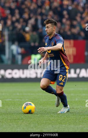 Rome, Latium, Italie. 22 décembre 2024. Stephan El Shaarawy de Roma regarde pendant le match de football Serie A COMME Roma - Parma Calcio Stadio Olimpico le 22 décembre 2024 à Rome, Italie (crédit image : © Ciro de Luca/ZUMA Press Wire) USAGE ÉDITORIAL SEULEMENT! Non destiné à UN USAGE commercial ! Banque D'Images