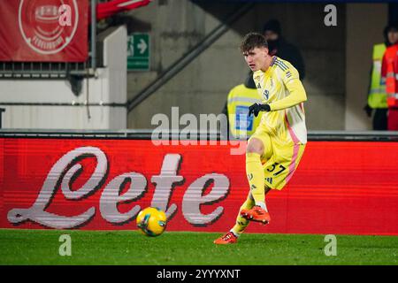 Nicolo' Savona (Juventus FC) lors du championnat italien Serie A match de football entre AC Monza et Juventus FC le 22 décembre 2024 au U-Power Stadium de Monza, en Italie. Crédit : Luca Rossini/E-Mage/Alamy Live News Banque D'Images