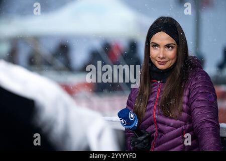 Lea Wagner (ARD Sportschau TV Moderatorin), sui, FIS Viessmsann Skisprung Weltcup Engelberg Groß-Titlis-Schanze, Wettkampf Einzelspringen Herren, saison 2024/2025, 22.12.2024 Foto : Eibner-Pressefoto/Michael Memmler Banque D'Images