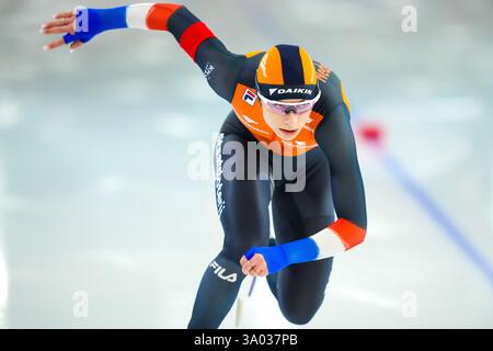 Heerenveen, pays-Bas. 02 mars 2025. HEERENVEEN, PAYS-BAS - 2 MARS : Femke Kok, des pays-Bas, lors de la Coupe du monde ISU de patinage de vitesse 6 au Thialf le 2 mars 2025 à Heerenveen, pays-Bas (photo de Douwe Bijlsma/Orange Pictures) crédit : Orange pics BV/Alamy Live News Banque D'Images