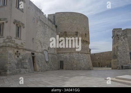 Porta Alfonsina, vieille ville d'Otrante, Pouilles, Italie du Sud, Italie, Europe Banque D'Images