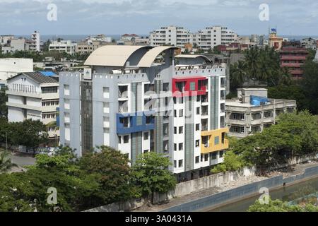 Vue aérienne de bâtiments à plusieurs étages à Juhu Vileparle, Bombay Mumbai, Maharashtra, Inde 2010 Banque D'Images