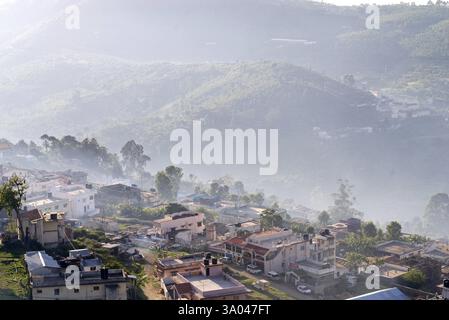 Kodaikanal populairement connu sous le nom Kodai est situé dans les collines Palani à 2133 mètres au-dessus du niveau de la mer, Tamil Nadu, Inde, Asie Banque D'Images