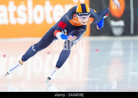 Heerenveen, pays-Bas. 02 mars 2025. HEERENVEEN, PAYS-BAS - 2 MARS : Femke Kok, des pays-Bas, lors de la Coupe du monde ISU de patinage de vitesse 6 au Thialf le 2 mars 2025 à Heerenveen, pays-Bas (photo par Andre Weening/Orange Pictures) crédit : Orange pics BV/Alamy Live News Banque D'Images