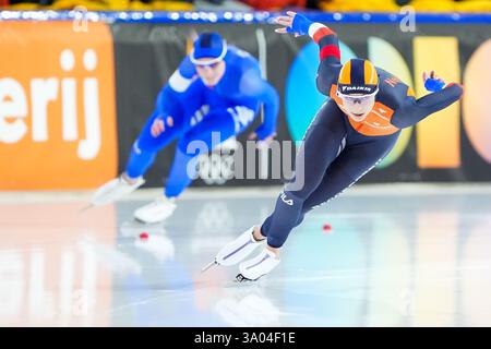 Heerenveen, pays-Bas. 02 mars 2025. HEERENVEEN, PAYS-BAS - 2 MARS : Femke Kok, des pays-Bas, lors de la Coupe du monde ISU de patinage de vitesse 6 au Thialf le 2 mars 2025 à Heerenveen, pays-Bas (photo par Andre Weening/Orange Pictures) crédit : Orange pics BV/Alamy Live News Banque D'Images