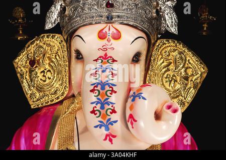 Statue du seigneur ganesh au festival ganpati, Pune, Maharashtra, Inde, Asie Banque D'Images