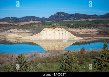 Les réservoirs de Guadalhorce ou Guadalteba sont un groupe de six réservoirs situés sur le cours moyen de la rivière Guadalhorce et deux de ses plus grands affluents Banque D'Images