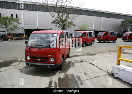 Tata Motors nouvelle gamme mini fourgonnettes Tata Magic utilisé comme mini bus à l'usine de Tata Motors, Pimpri près de Pune, Maharashtra, Inde, Asie Banque D'Images