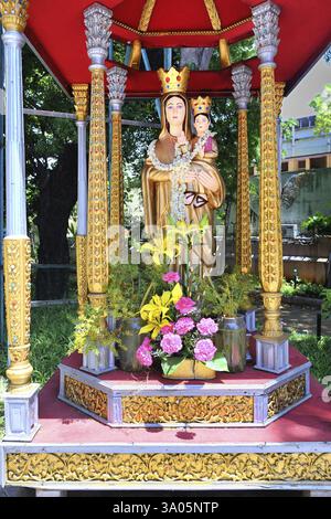 Mère marie et jésus à l'église de Luz notre dame de lumière, Madras Chennai, Tamil Nadu, Inde, Asie Banque D'Images