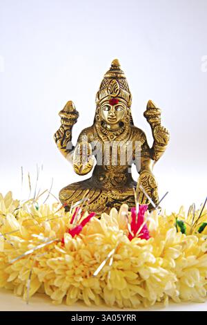 Déesse indienne shree Lakshmi, déesse de la bonne fortune, du lustre et de la richesse, guirlande, Inde, Asie Banque D'Images