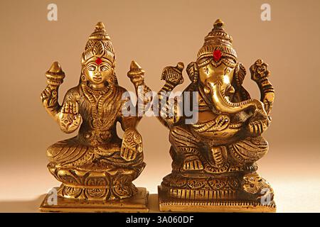 Fête de Diwali deepawali, shree lakshmi puja avec Dieu ganesh, Inde, Asie Banque D'Images