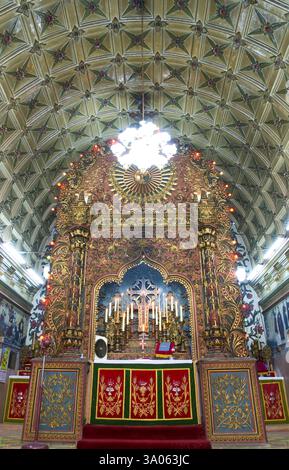 Autel, Thomas Jacobite église syrienne fondée en 1566 après J.-C. à North Paravur, Kerala, Inde, Asie Banque D'Images
