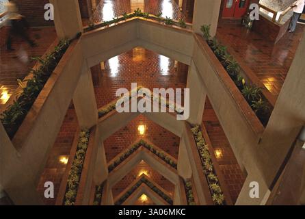 Architecte moderne de Mahindra et quartier général de Mahindra à Worli Bombay Mumbai, Maharashtra, Inde 13-avril-2009 Banque D'Images