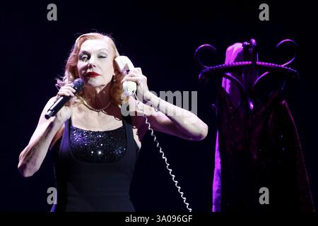Ute Lemper : rendez-vous avec Marlene, spectacle au Deutsches Theater, Berlin, 28.02.2025 Banque D'Images