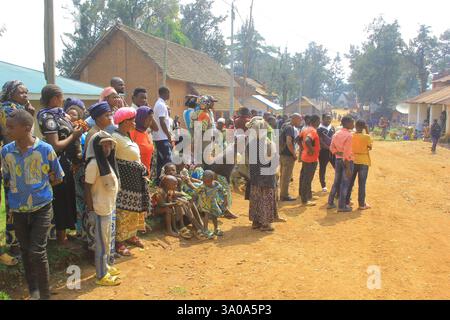 Soldats de la RDC jugés après avoir fui le groupe rebelle M23. Les soldats sont accusés d'avoir commis des crimes, volé des biens à la population. Banque D'Images