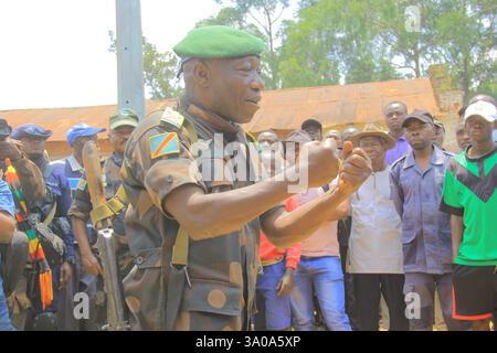 Soldats de la RDC jugés après avoir fui le groupe rebelle M23. Les soldats sont accusés d'avoir commis des crimes, volé des biens à la population. Banque D'Images