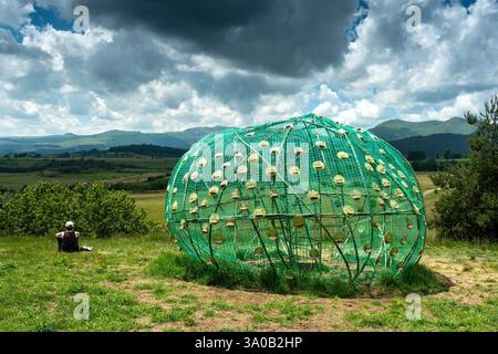 Horizons arts et natures dans Sancy 2024. 'Drosera' de Lika Guillemot , Puy de Dôme, Auvergne Rhône, France Banque D'Images