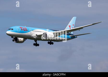 Amsterdam, pays-Bas - 3 juillet 2017 : avion de passagers TUI TUIfly à l'aéroport. Planifiez un vol. Aviation et aéronefs. Transport aérien. Global int Banque D'Images