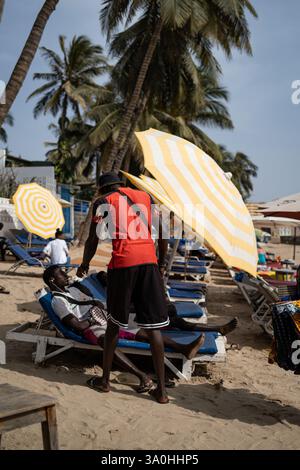 Dakar, Sénégal. 12 février 2025. Plage sur l'île de Ngor à Dakar, Sénégal, 12 février 2025. - 12/02/2025 - Sénégal/Dakar/Dakar - Nicolas Remene/le Pictorium crédit : LE PICTORIUM/Alamy Live News Banque D'Images