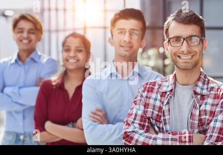 Portrait d'une équipe d'affaires internationale diversifiée et réussie frien Banque D'Images
