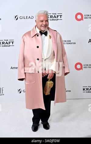 LOS ANGELES - Mar 2 : Henry R. Nunoz III au Elton John Academy Awards Viewing Party au West Hollywood Park le 2 mars 2025 à W Hollywood, CA (photo de Katrina Jordan/Sipa USA) crédit : Sipa USA/Alamy Live News Banque D'Images