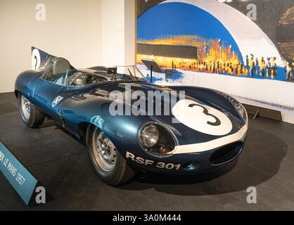Jaguar d-type XKD 606 1957 vainqueur du Mans 1956 au Louwman Museum, la Haye, pays-Bas Banque D'Images