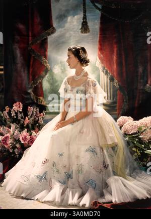 Portraits royaux : un siècle de photographie retracera l'évolution de la photographie de portrait royal des années 1920 à nos jours, dévoilant les histoires derrière la création de certaines des images les plus emblématiques de la famille royale à la Galerie des Rois , Palais de Holyroodhouse du 28 février au 7 septembre 2025 .... Banque D'Images