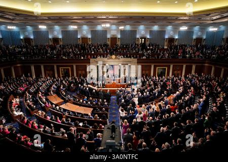 Washington, États-Unis. 04 mars 2025. Le président AMÉRICAIN Donald Trump s’adresse à une session conjointe du Congrès au Capitole à Washington le 4 mars 2025. Photo de Yuri Gripas/ABACAPRESS. COM Credit : Abaca Press/Alamy Live News Banque D'Images