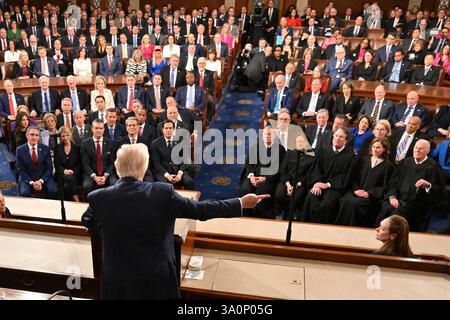 Washington, États-Unis. 04 mars 2025. Le président Donald Trump s’adresse à une session conjointe du Congrès au Capitole des États-Unis à Washington, mardi 4 mars 2025. Photo de piscine par Mandel Ngan/UPI crédit : UPI/Alamy Live News Banque D'Images