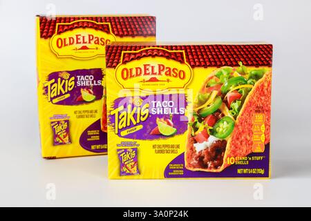 Emballage coloré de coquilles de tacos présentant des saveurs audacieuses pour une préparation de repas passionnante Banque D'Images