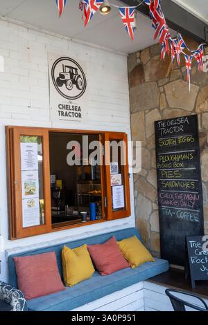 Le Chelsea Tractor, un petit café de Sydney en Australie qui vend des tartes traditionnelles britanniques, des œufs de scotch, des repas de charrues et des pâtisseries Banque D'Images
