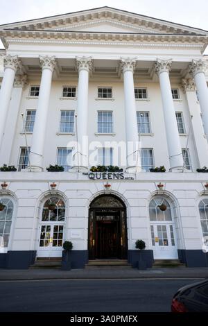 The Queens Hotel, Imperial Square, Cheltenham, Gloucestershire, Angleterre. - 4 mars 2025 photo par Andrew Higgins/©Thousand Word Media Ltd 2025 Banque D'Images