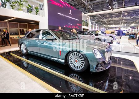 Hongqi Guoya (L1) voiture de luxe pleine grandeur au Paris mondial de l'automobile. Paris, France - 14 octobre 2024. Banque D'Images