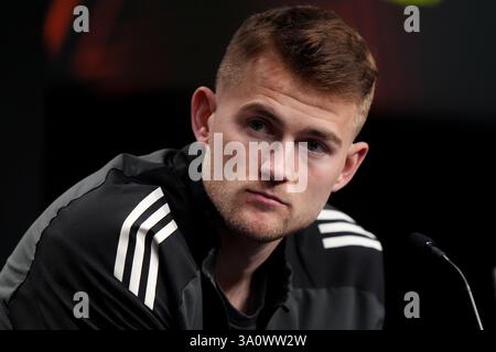 Matthijs de Ligt de Manchester United lors d'une conférence de presse au Reale Arena de Saint-Sébastien, Espagne. Date de la photo : mercredi 5 mars 2025. Banque D'Images