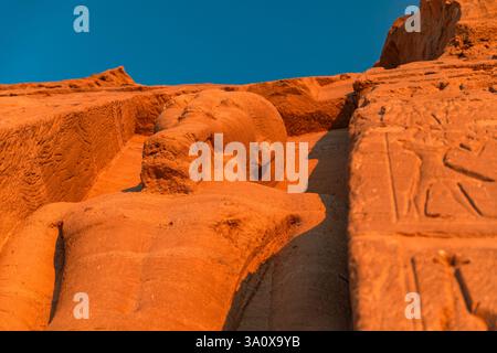 Abu Simbel, Egypte ; 18 janvier 2024 : Découvrez le majestueux Temple de Ramsès à Abu Simbel, Egypte. Découvrez la grandeur de l'architecture égyptienne antique Banque D'Images