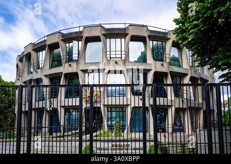 Dublin, Irlande - 19 juillet 2025 : L'ambassade des États-Unis d'Amérique à Dublin a été conçue par l'architecte américain John M. Johansen à consulta Banque D'Images