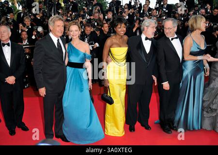 HARRISON FORD, CALISTA FLOCKHART, MARCIA LUCAS, GEORGE LUCAS, STEVEN SPIELBERG, KATE CAPSHAW. Arrivée en avant-première du film « Indian Jones et le Royaume du crâne de cristal » au Palais de Festival.61e Festival international du film de Cannes, France.18 mai 2008 .suite 4 IV.Cap/PL.© Phil Loftus/Capital Pictures Banque D'Images