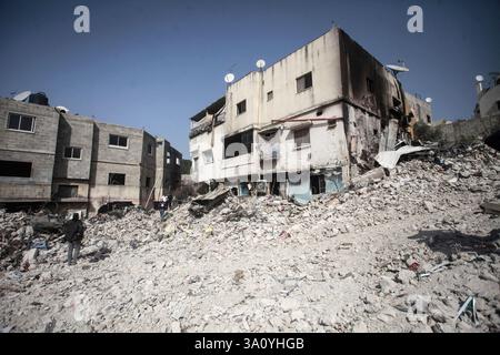 Tulkarm, Palestine. 05 mars 2025. Vue de bâtiments détruits par des bulldozers de l'armée israélienne lors d'une opération militaire dans le camp de réfugiés de Nur Shams, à l'est de la ville de Tulkarem, en Cisjordanie. Une source palestinienne a déclaré qu'environ 20 000 résidents palestiniens étaient partis après que l'armée israélienne eut détruit leurs maisons. Crédit : SOPA images Limited/Alamy Live News Banque D'Images
