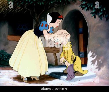 Blanc neige et les sept nains blanc neige et dopey Banque D'Images