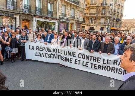 Paris, France, Paris, France, Grande foule, manifestation, protestation contre l'antisémitisme, Rue, SOS racisme, Dominique Sopo, Président, Banque D'Images