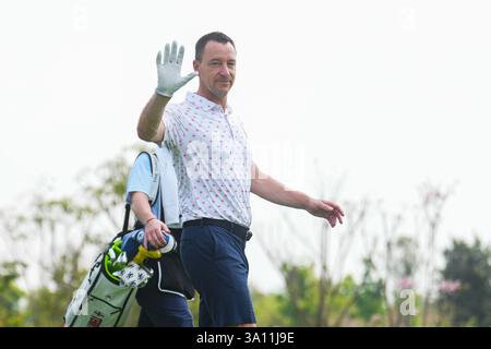 Bangkok, Thaïlande. 01 mars 2025. John Terry a vu de l'action lors de son match de fourballs le premier jour du tournoi Reignwood Icons of Football à Bangkok au Robinswood Golf Club. (Photo par Amphol Thongmueangluang/SOPA images/SIPA USA) crédit : SIPA USA/Alamy Live News Banque D'Images